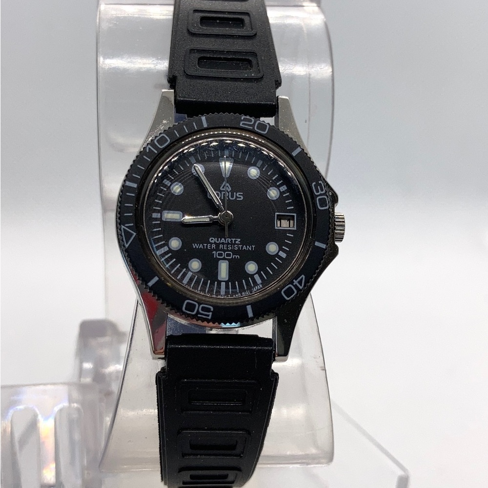 Vintage Lorus Sports Women Watch Silver Tone Black Dial New Battery